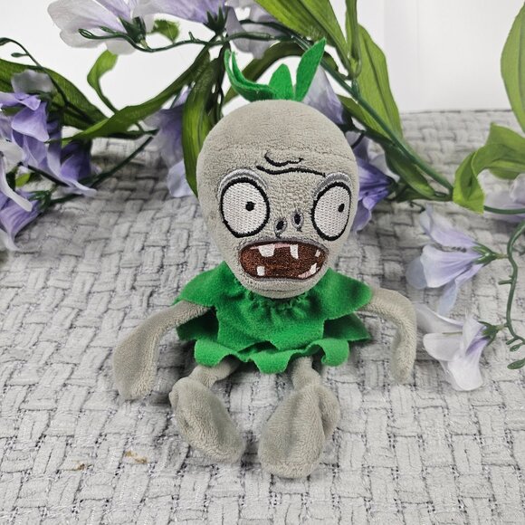 Plants vs Zombies Plush with Green Skirt - Picture 1 of 4
